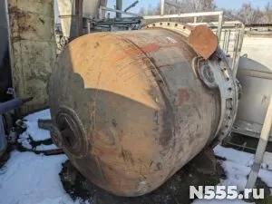 Реактор нержавеющий, объем — 1,5 куб.м., рубашка, мешалка, и