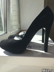 Туфли новые givenchy италия 39 размер черные замша фото 1
